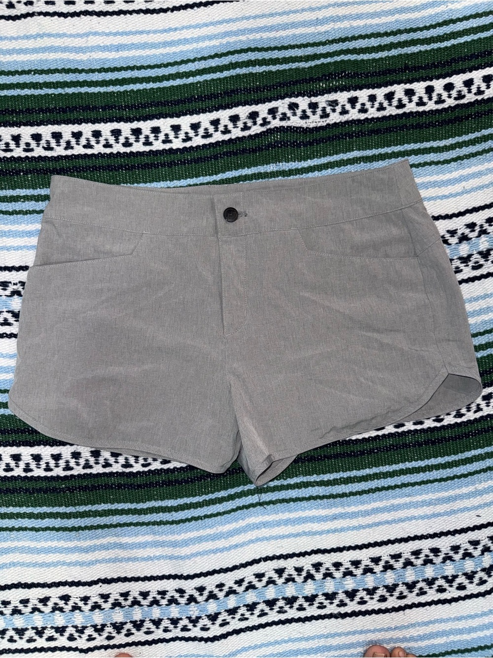 Magellan Outdoors Gray Athletic Women's Shorts